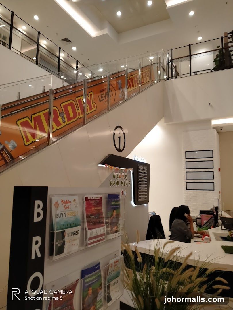 MR. D.I.Y. Escalator Banner