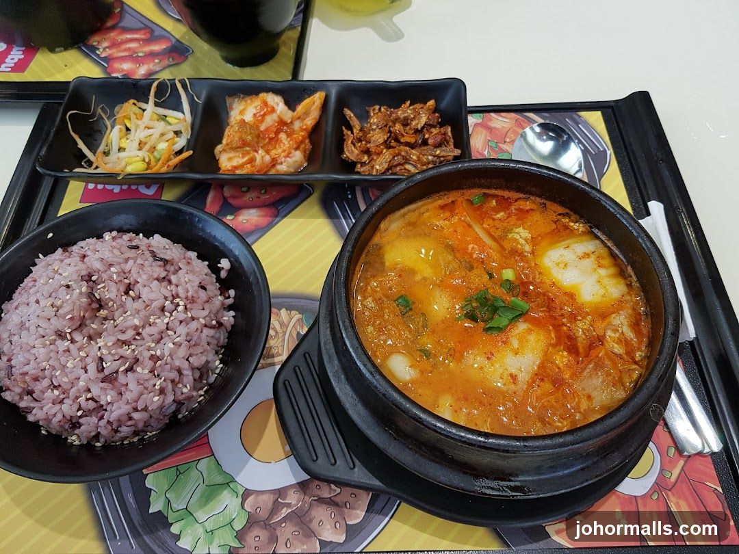 Korean Stew with Rice and Side Dishes