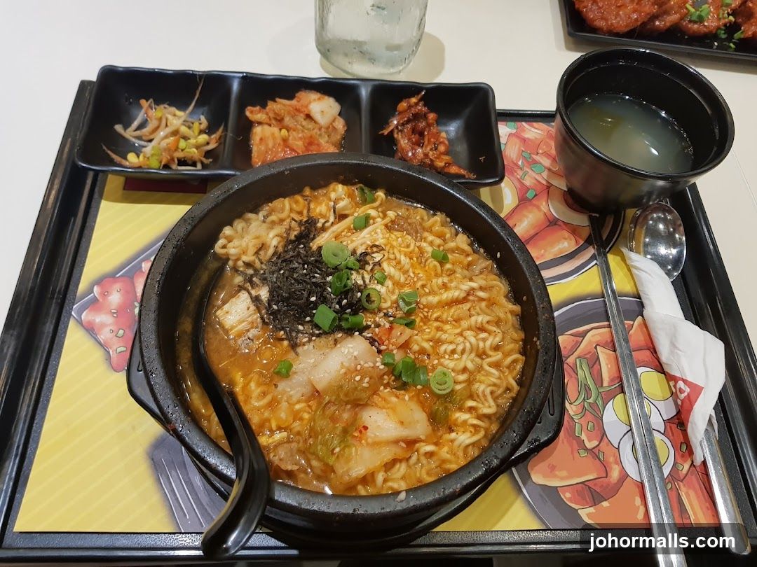 Korean Noodle Soup with Side Dishes