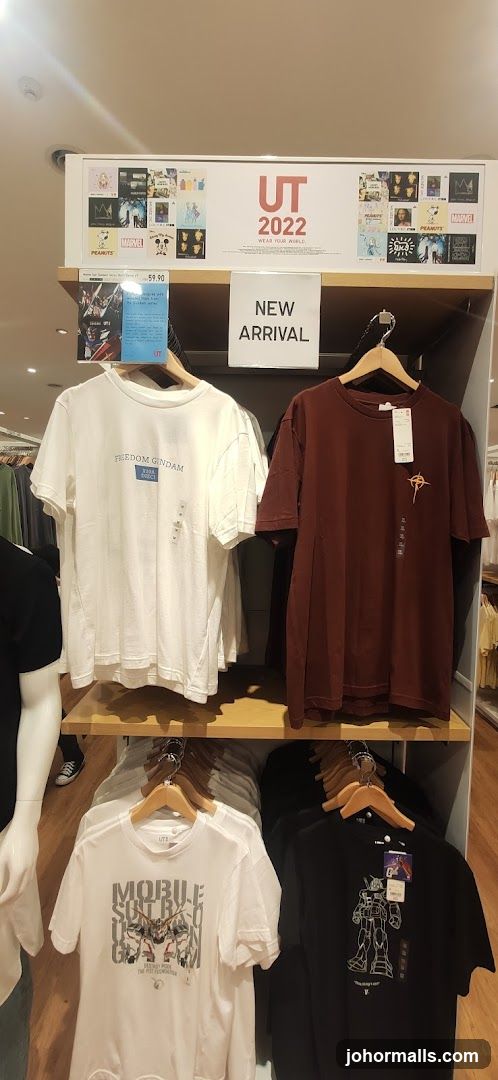 T-shirt display
