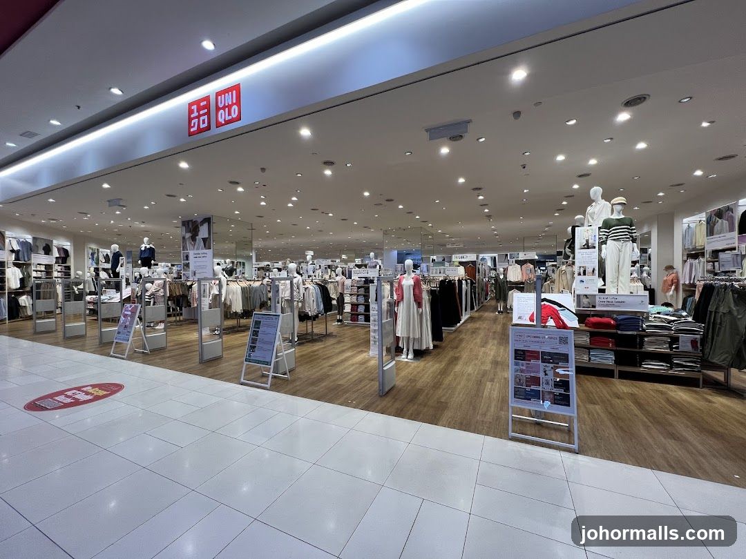 Uniqlo Store Interior