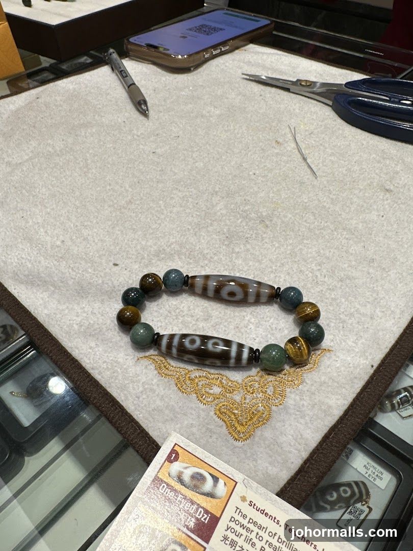 Dzi Bracelet and Information Card