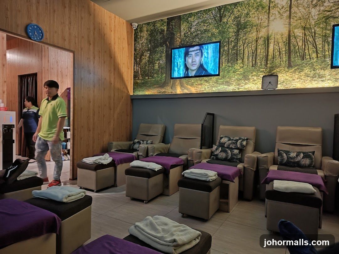 Massage Chairs and Decor