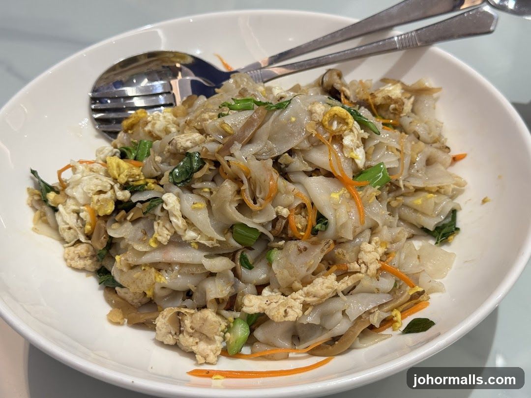 Noodles with Egg and Vegetables