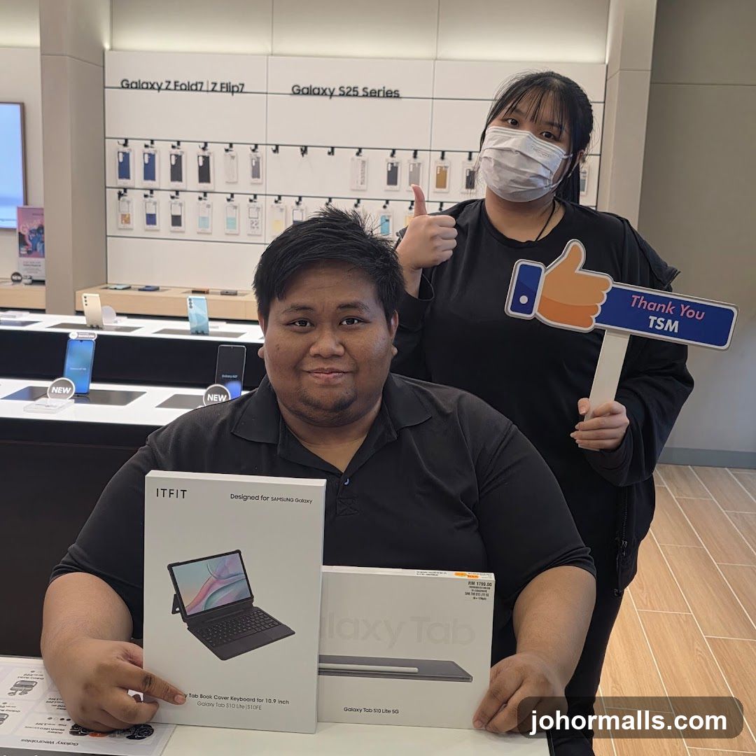Samsung Store Employees with Products