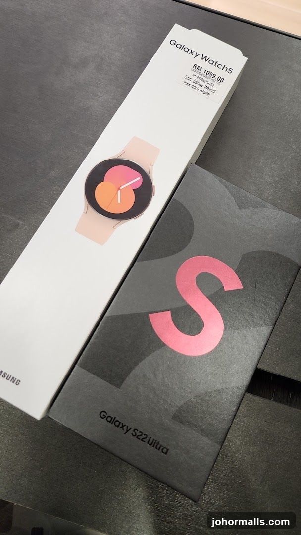 Samsung Galaxy Watch 5 and S22 Ultra Boxes