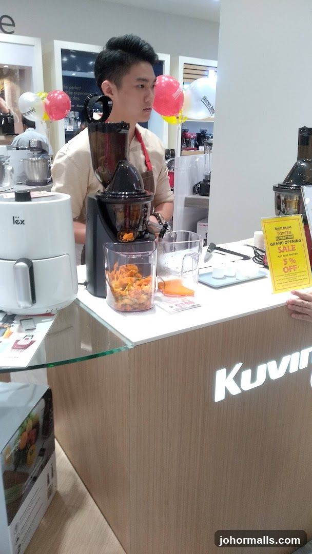 Juicer demonstration