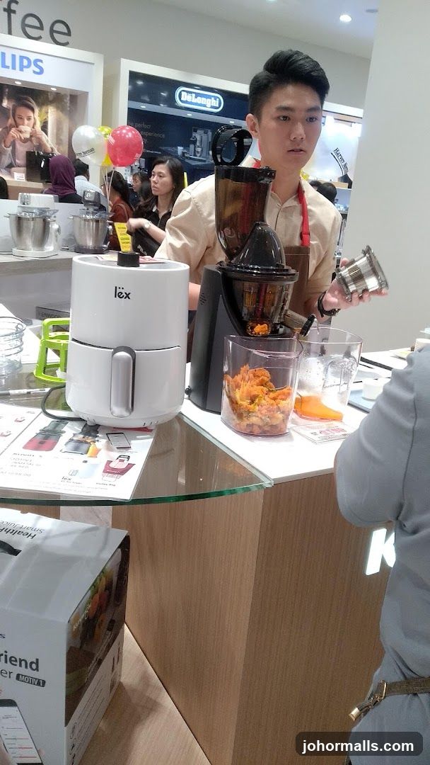 Juicer Demonstration