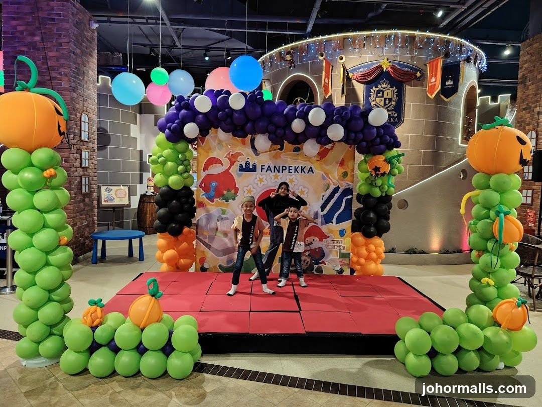 Halloween-themed Balloon Decorations
