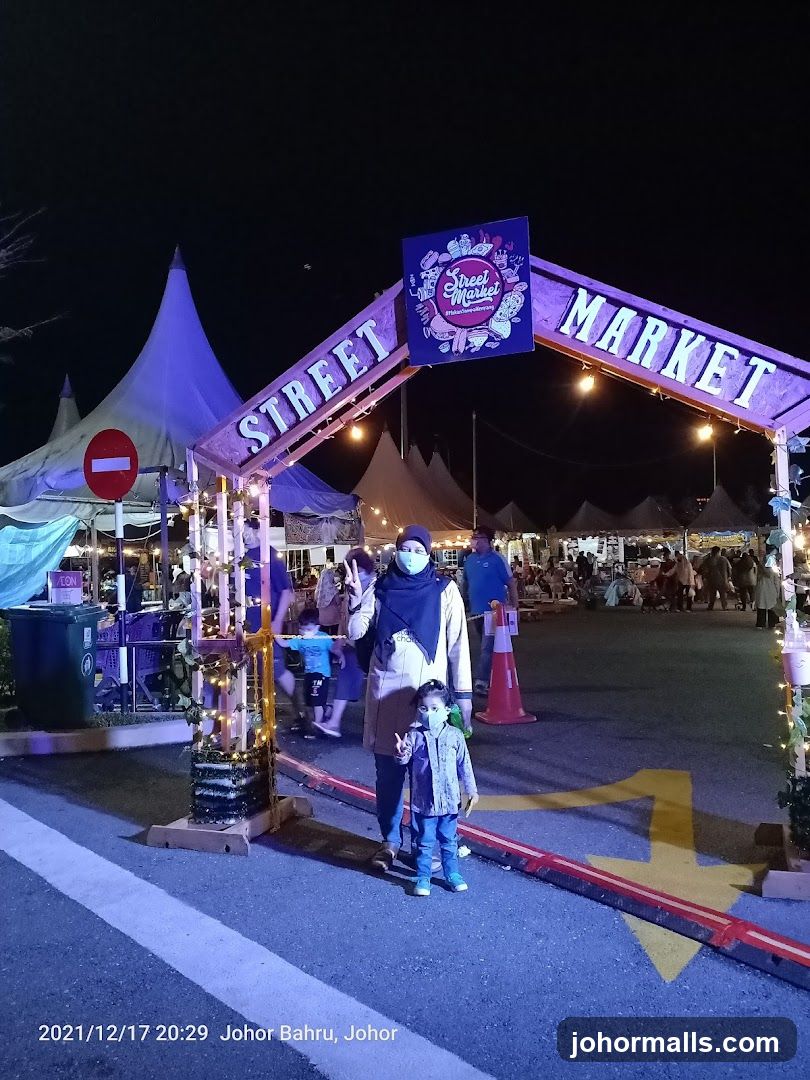Street Market Entrance