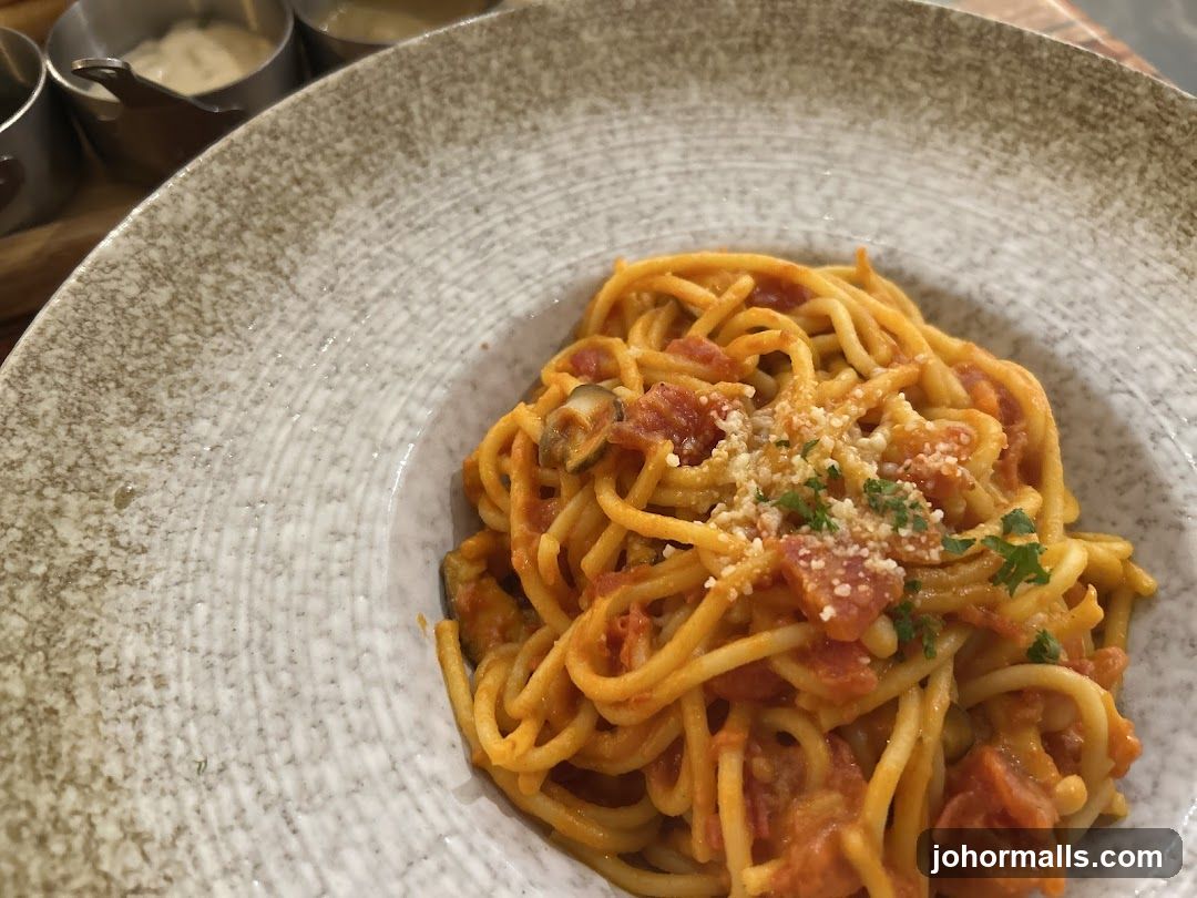 Spaghetti with Tomato Sauce