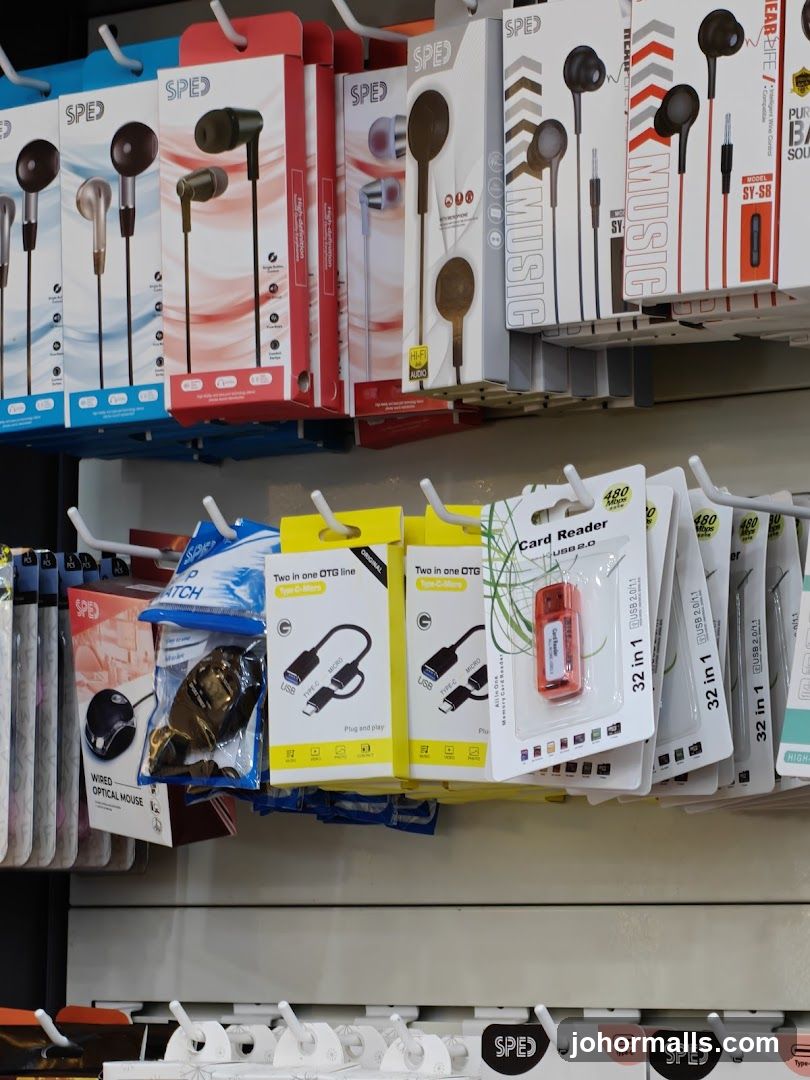 Electronics Accessories Display