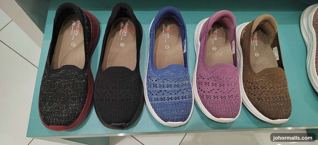 Women's Slip-On Shoes