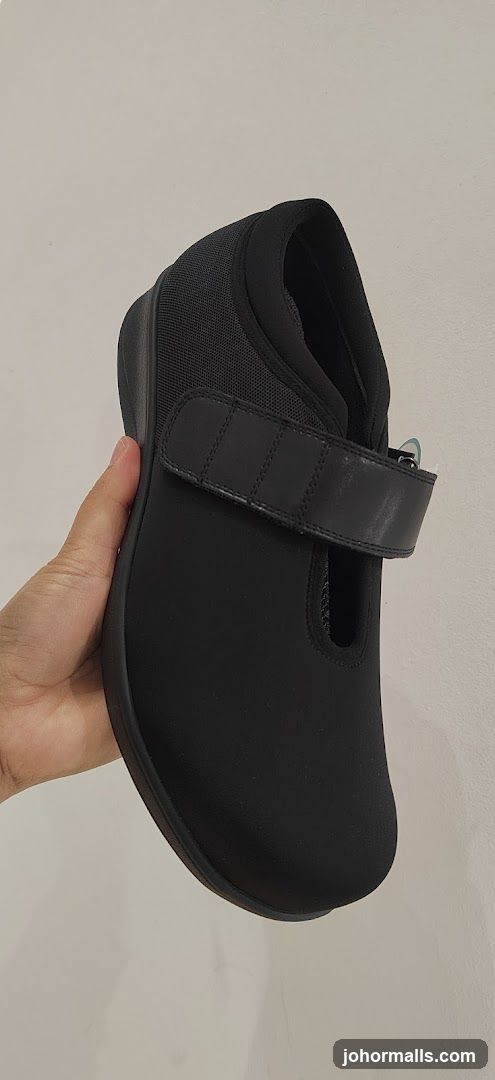 Black Shoe
