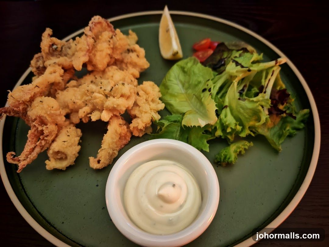 Fried Calamari with Salad and Dip
