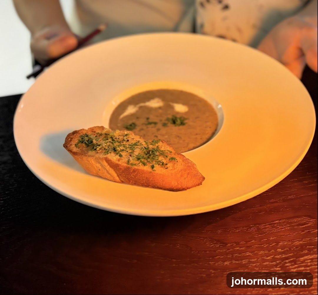 Mushroom Soup with Garlic Bread
