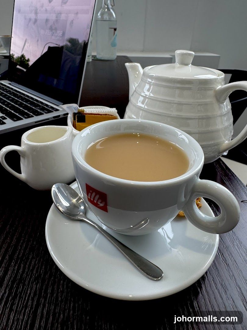 Coffee Break with Laptop