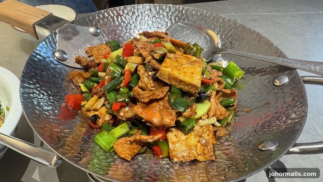 Stir-fried Dish with Tofu and Vegetables