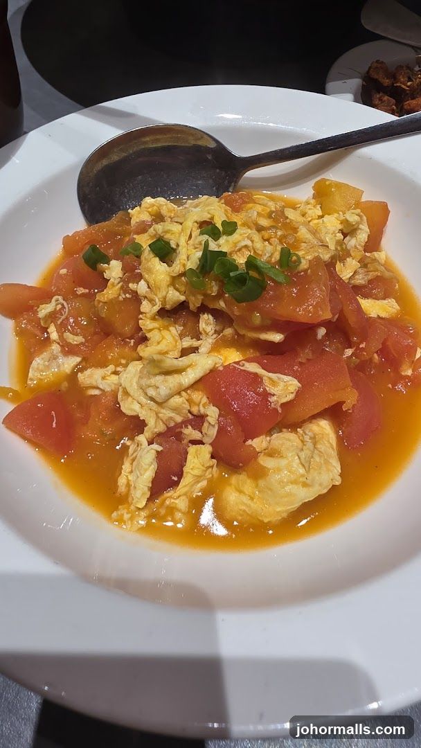 Scrambled Eggs with Tomatoes