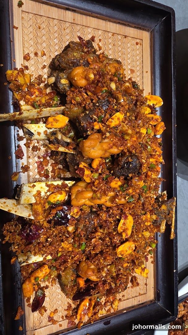 Spicy Ribs with Peanuts