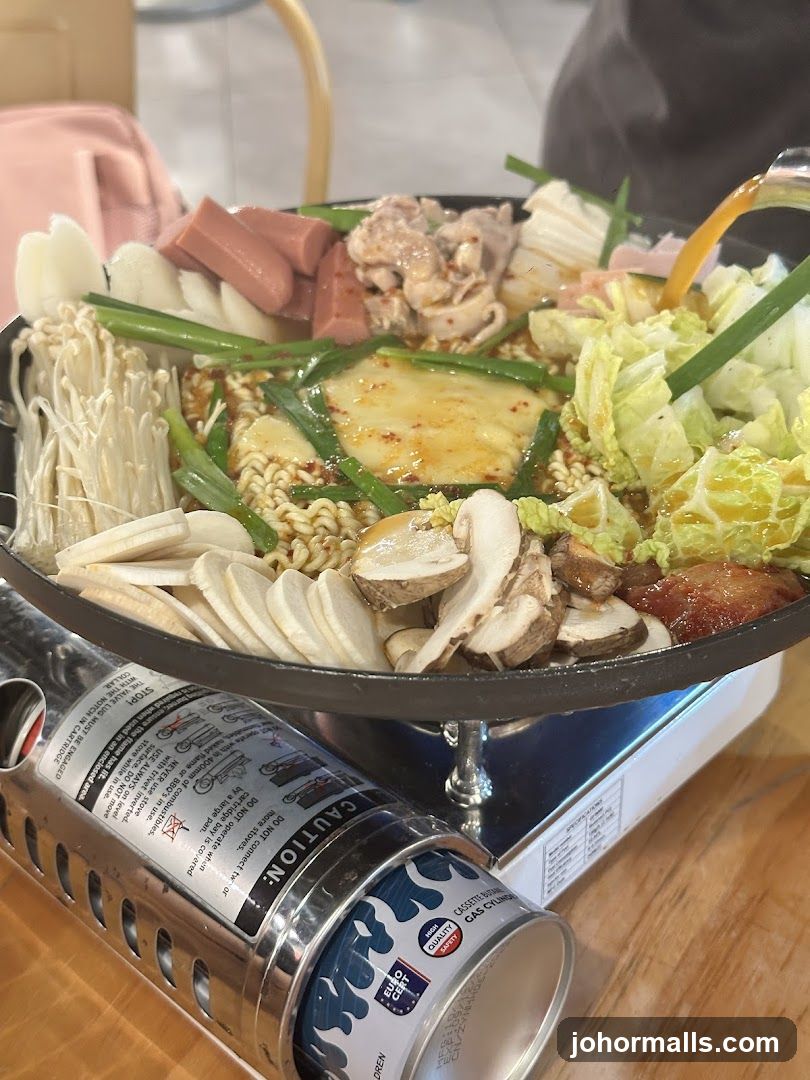 Lao Pa Sat (R&F Mall)
