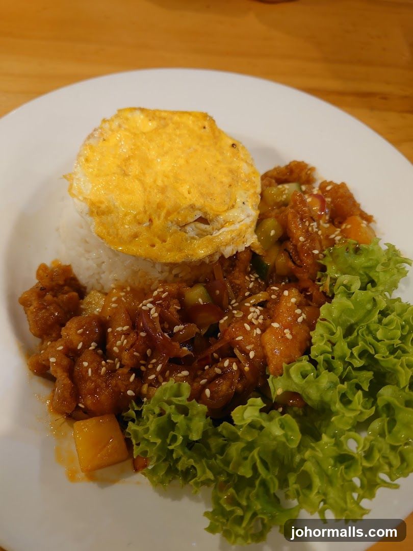 Chicken Rice with Fried Egg