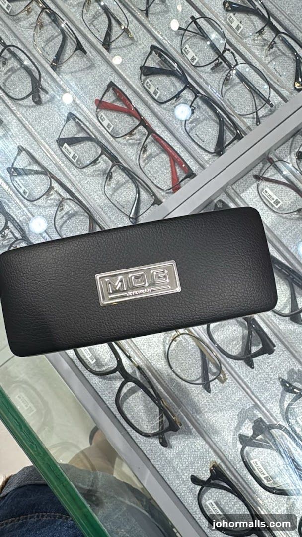 Eyeglasses Display