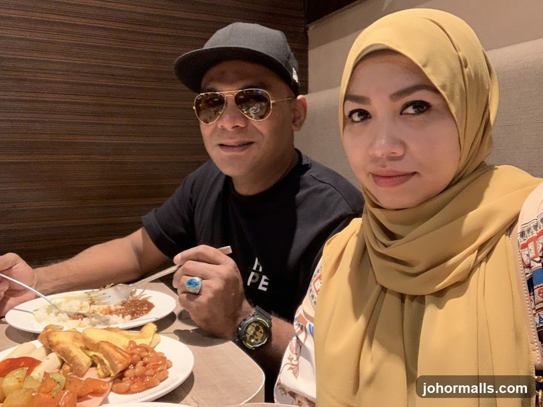 Couple Enjoying a Meal