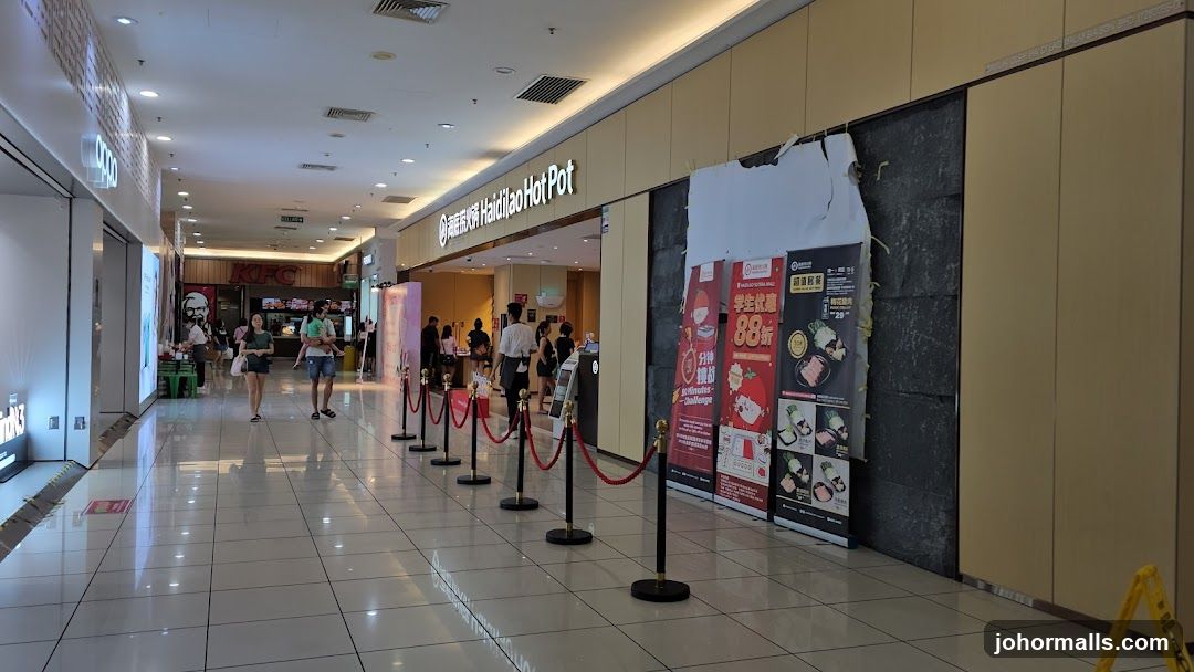 Haidilao Hot Pot Entrance with Promotions