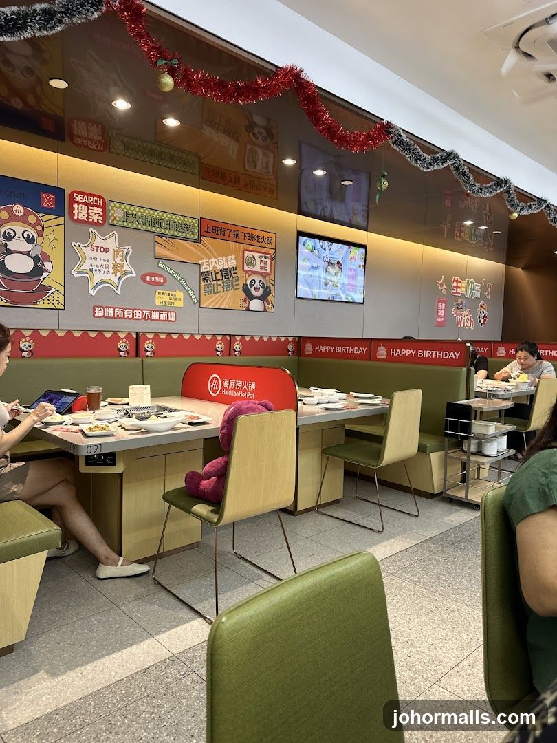 HaidiLao Hot Pot Restaurant Interior