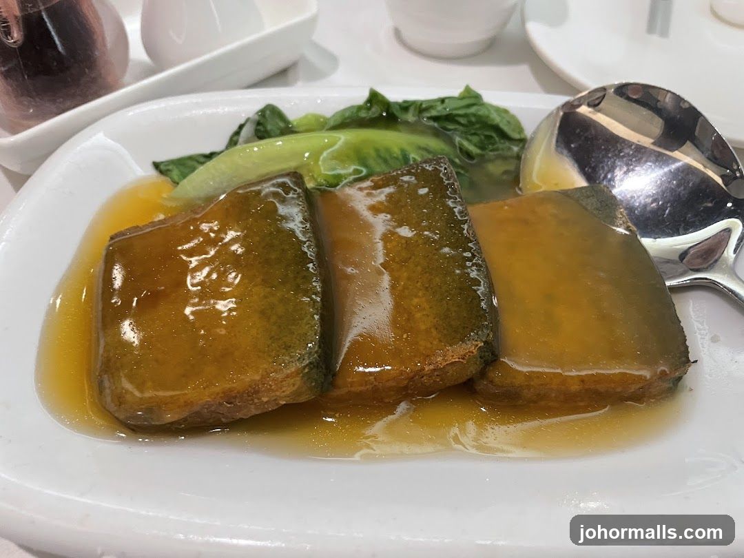 Braised Fish Slices with Greens