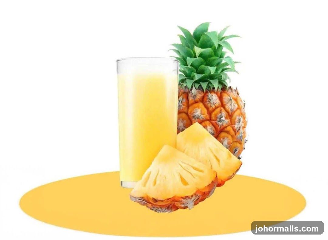 Pineapple Juice with Pineapple Slices