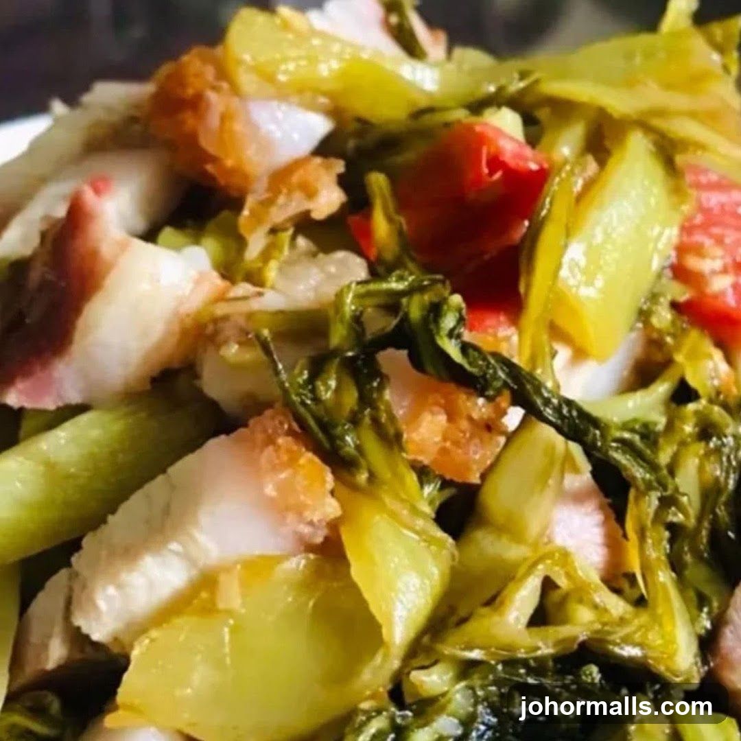 Stir-fried dish with pork and greens