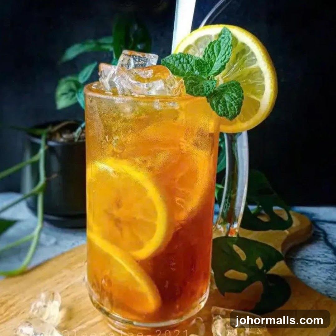 Iced Tea with Lemon and Mint