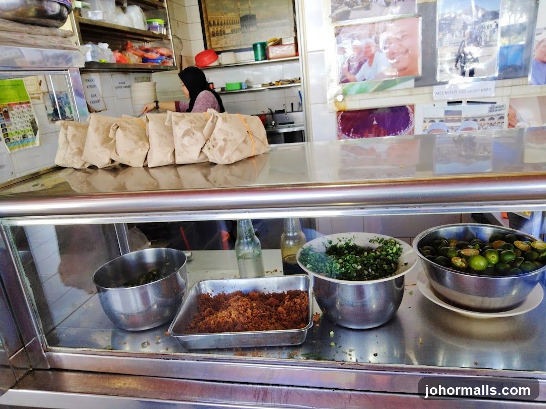 Food stall counter with ingredients and packaged food