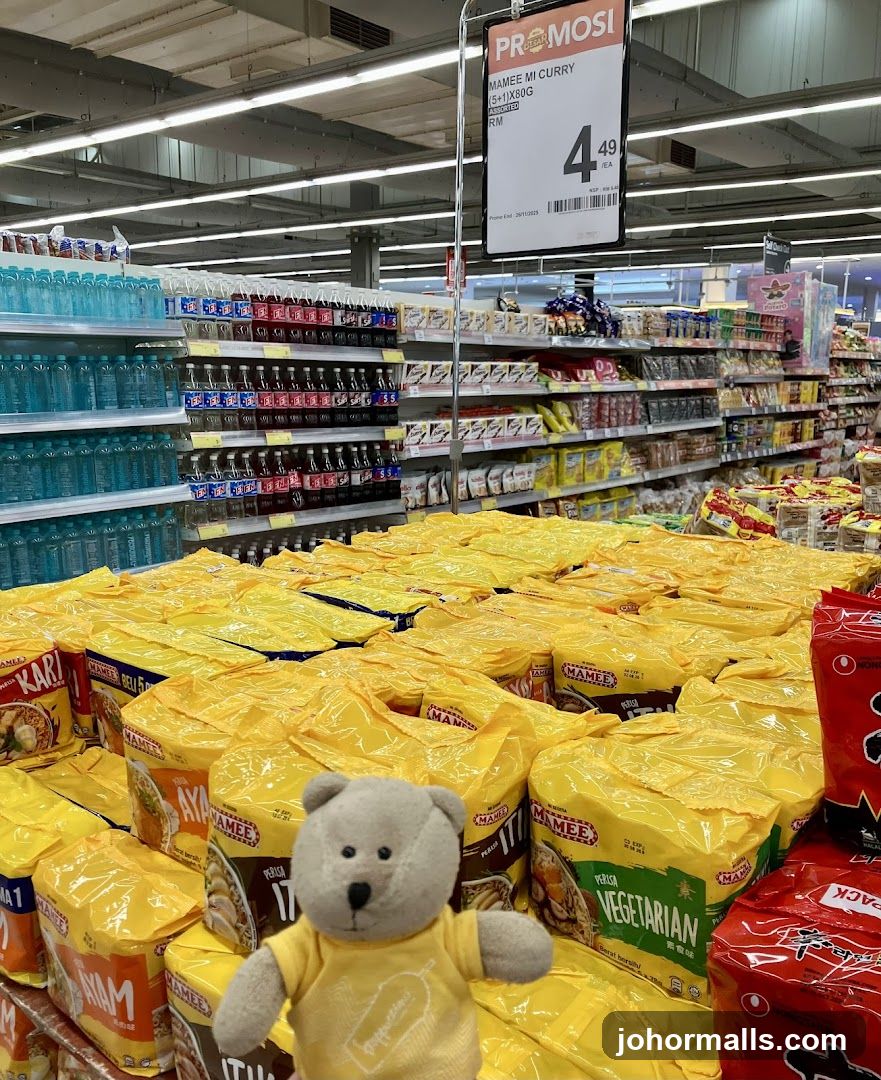 Supermarket aisle with instant noodles