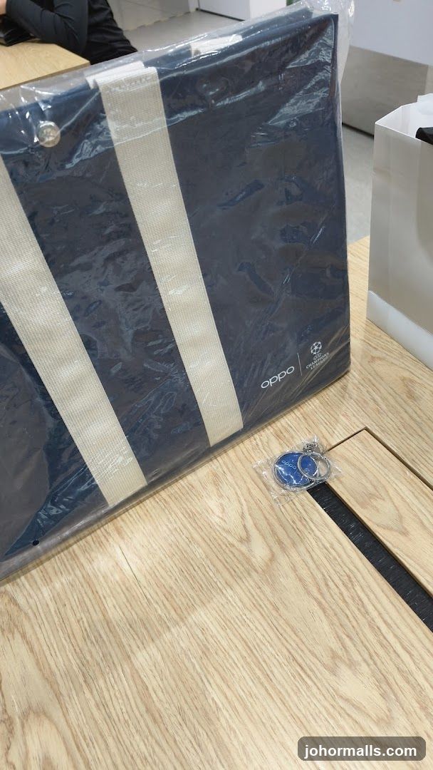 Oppo Champions League Tote Bag and Keychain