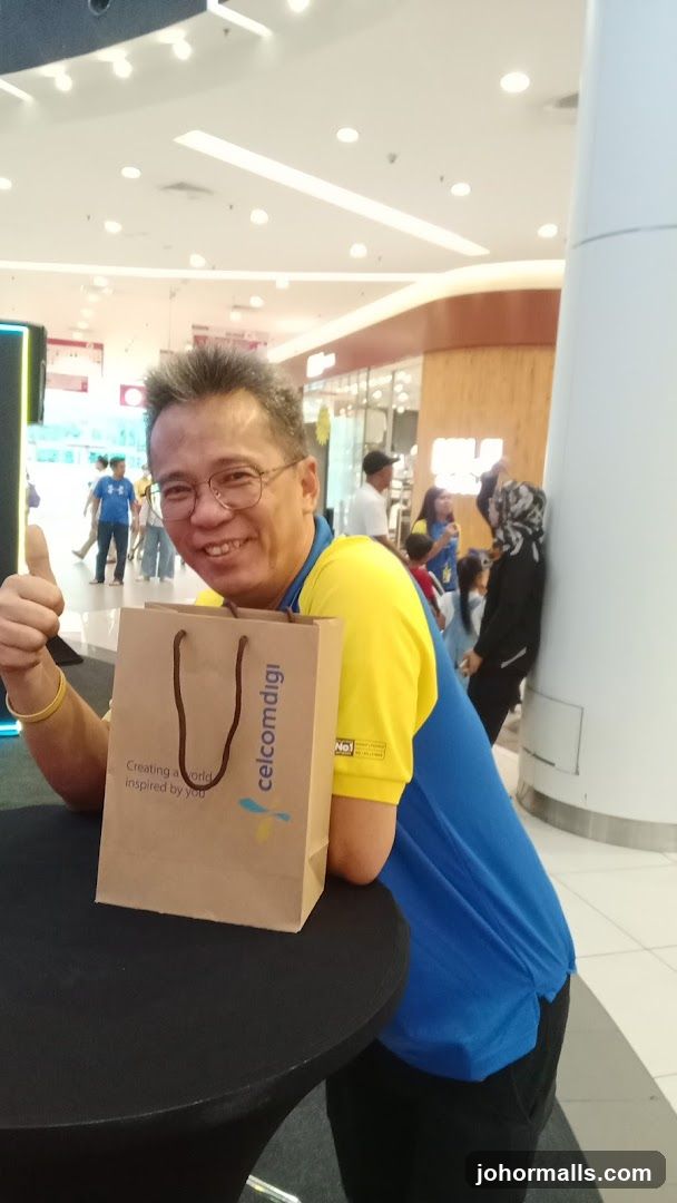 Man with shopping bag