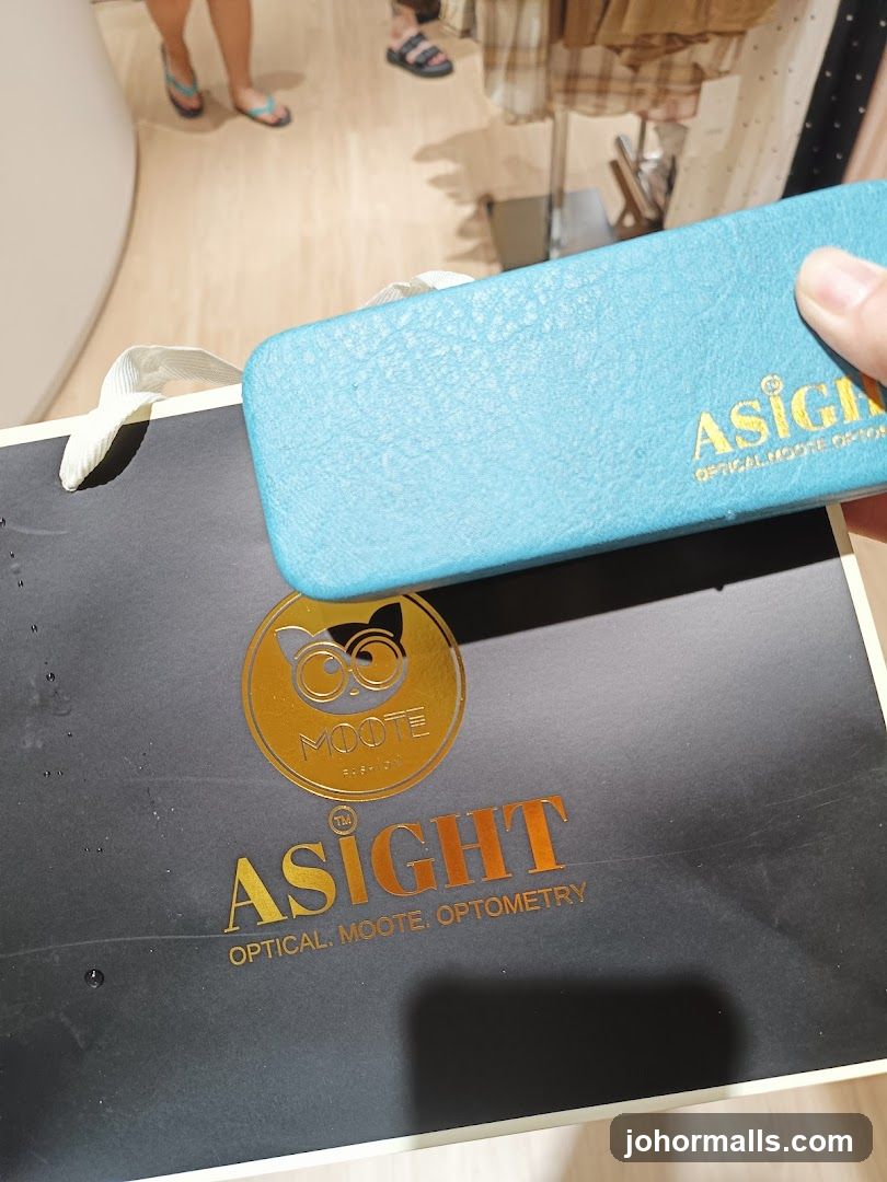 Eyeglass Case and Shopping Bag