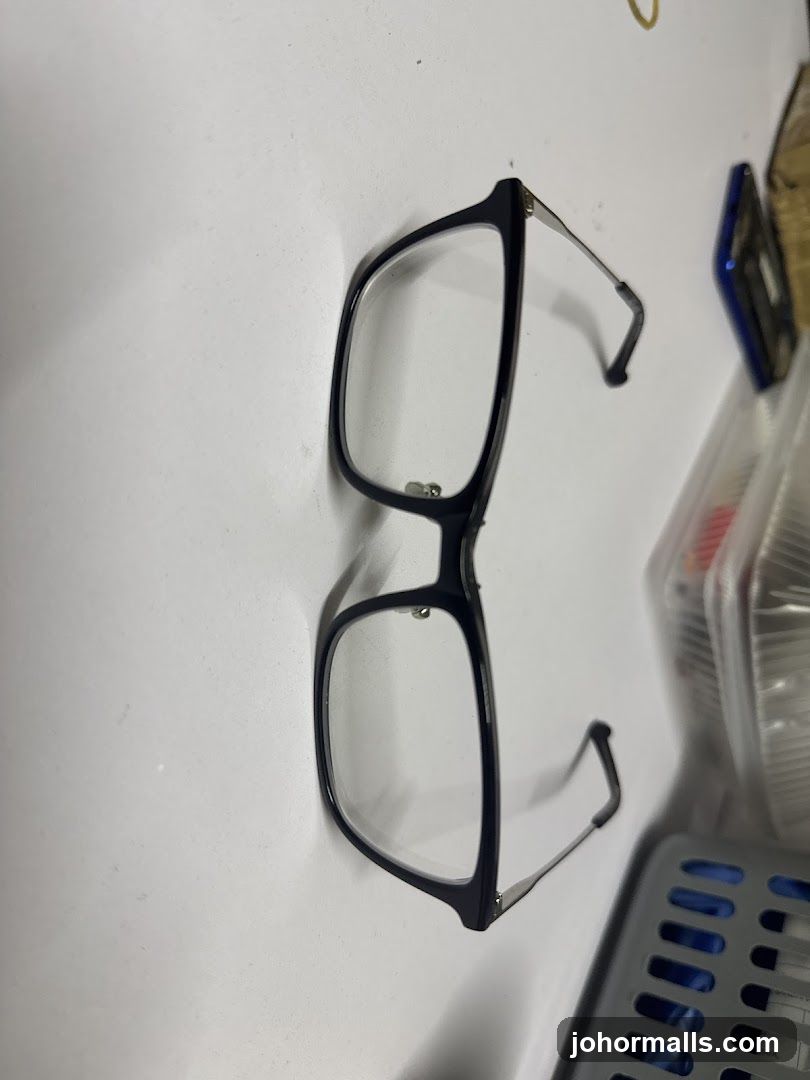 Eyeglasses