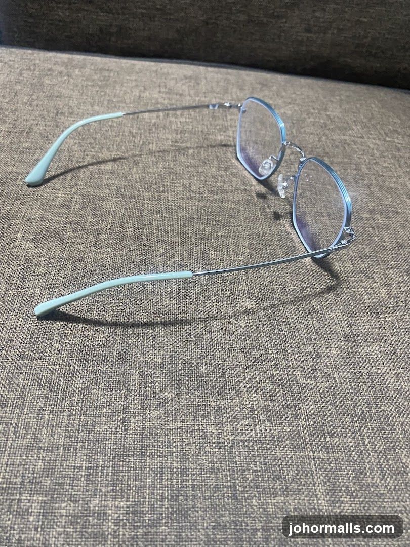 Eyeglasses