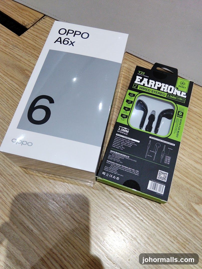 OPPO A6x Phone Box and Earphones