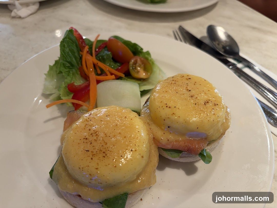 Eggs Benedict with Side Salad