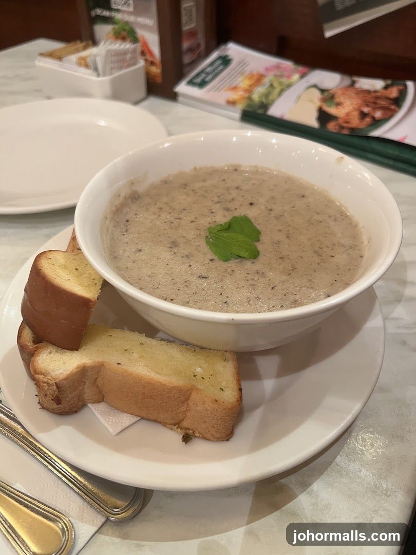 Mushroom Soup with Garlic Bread