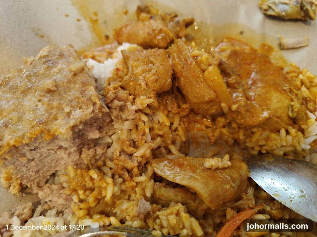 Curry Rice with Meat Patty