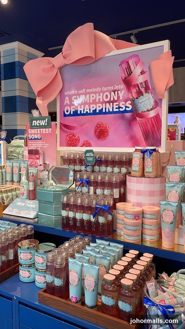 Bath and Body Works Display