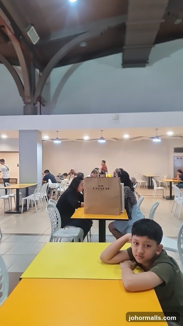 Food Court