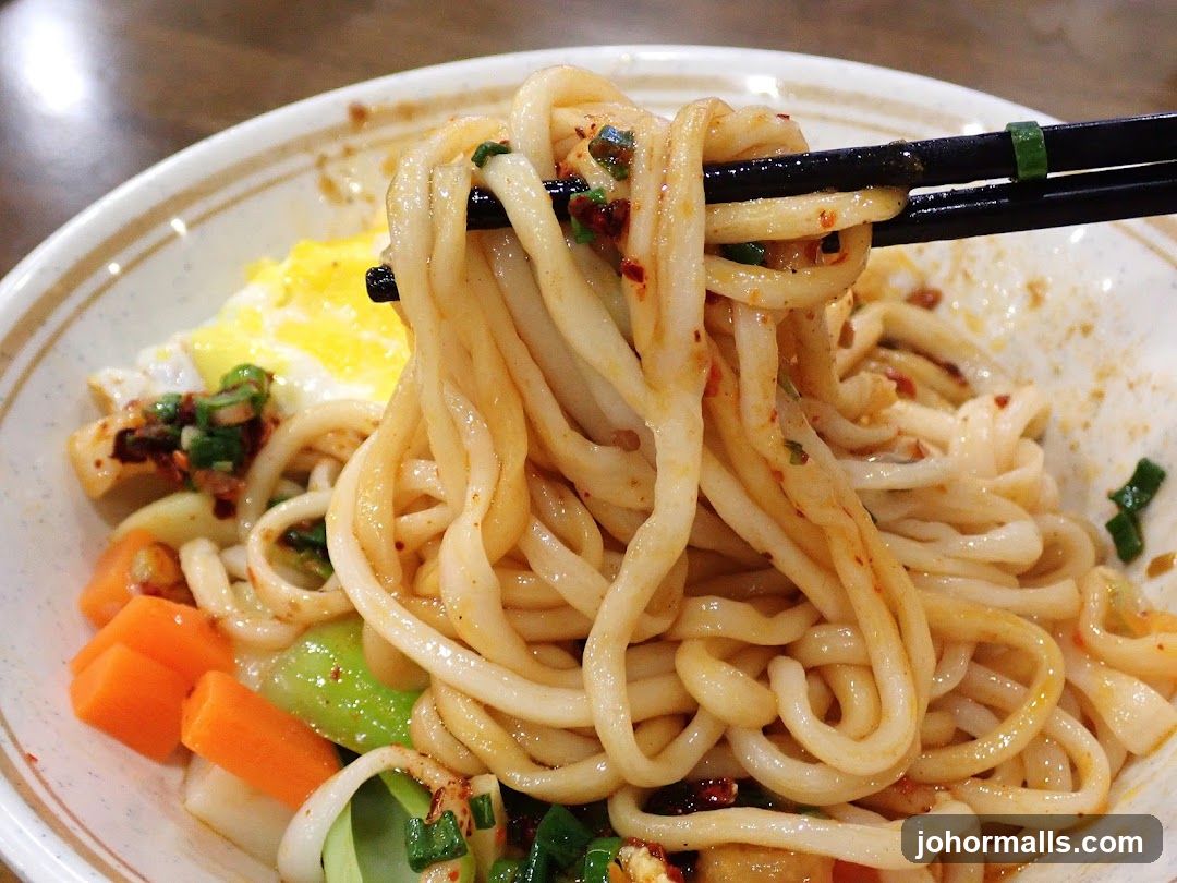 Noodles with Egg and Vegetables
