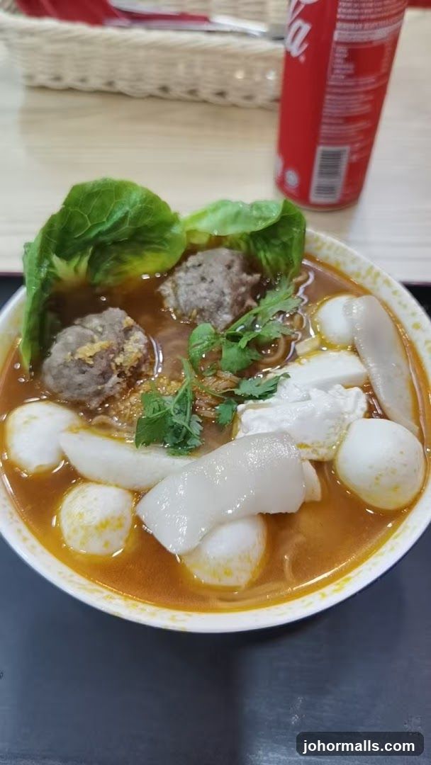 Noodle Soup with Meatballs and Fish Balls