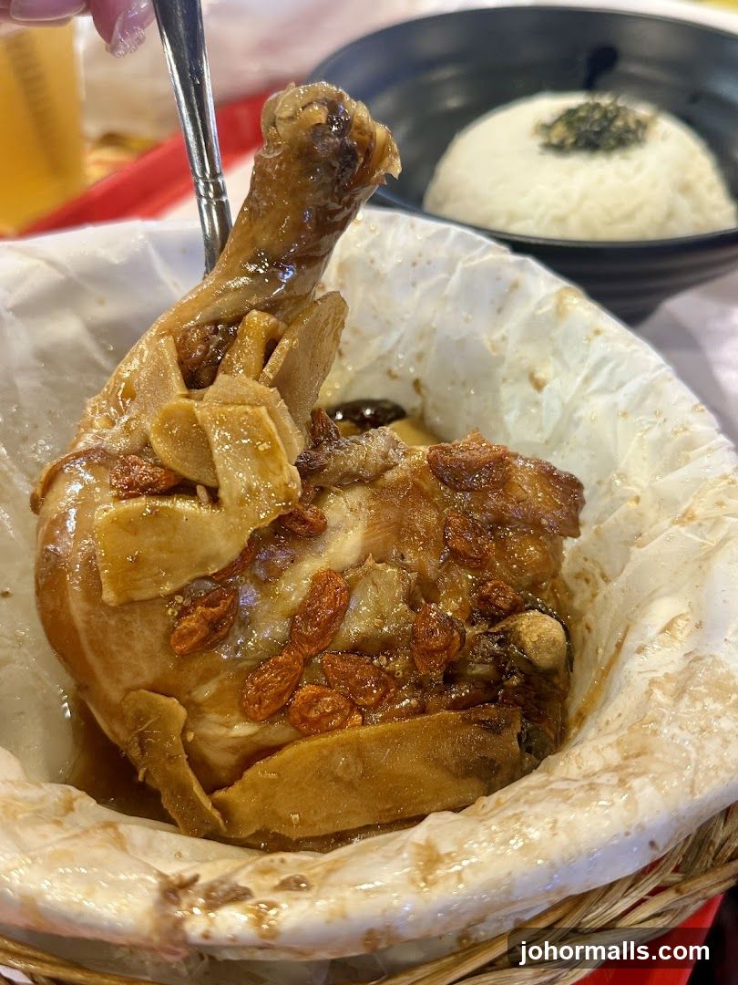 Braised Chicken Leg with Rice